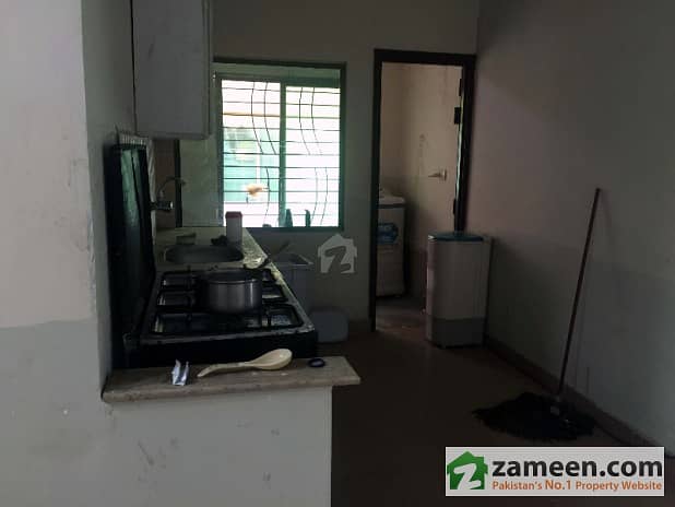 2 Bedroom flat for rent in Askari 11- C, Lahore 4