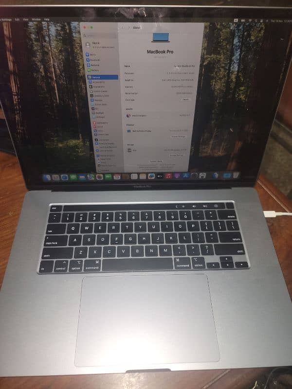 Apple MacBook Pro 2019 - 16 inches (16 Gb/1TB SSD/ 4GB Graphics) 5