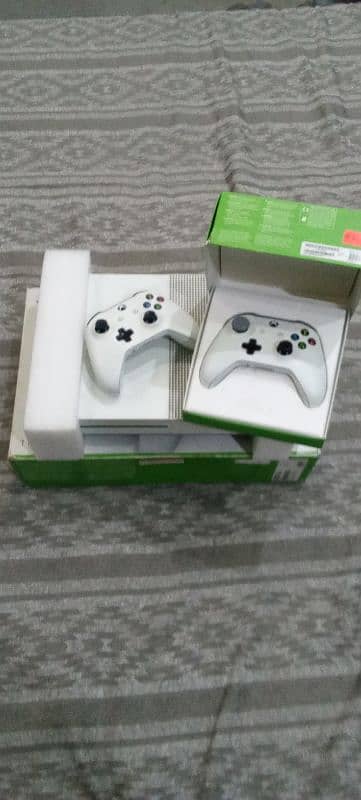 Xbox One S 1 TB 2