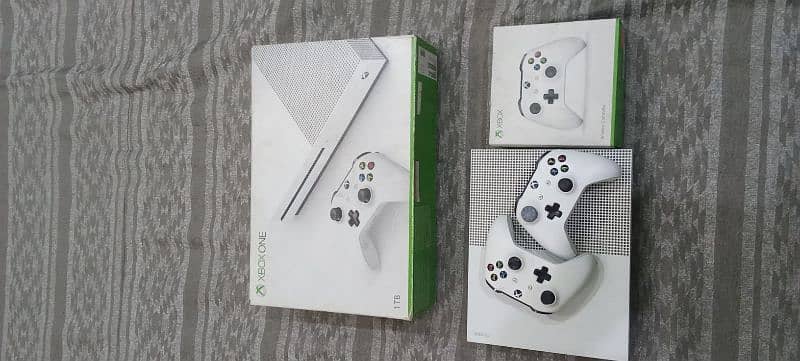 Xbox One S 1 TB 8