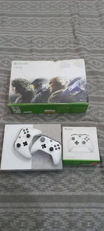 Xbox One S 1 TB 9