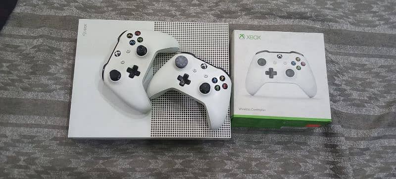 Xbox One S 1 TB 10