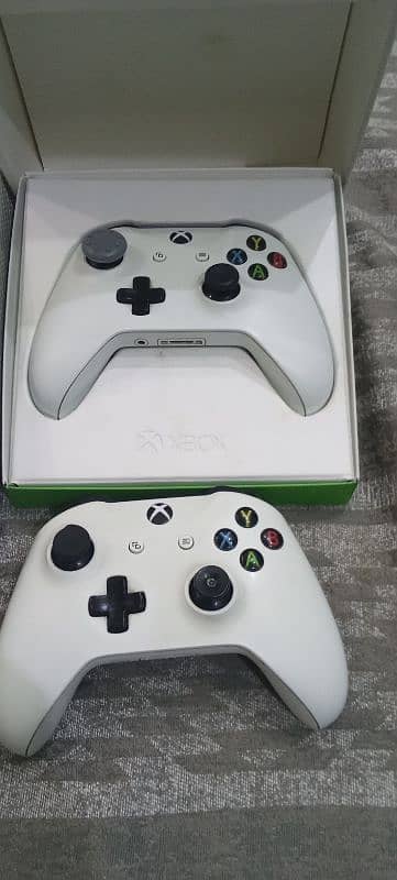 Xbox One S 1 TB 11