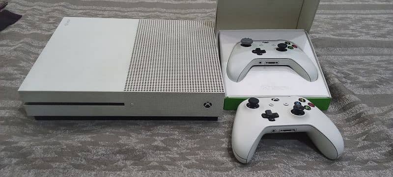 Xbox One S 1 TB 13