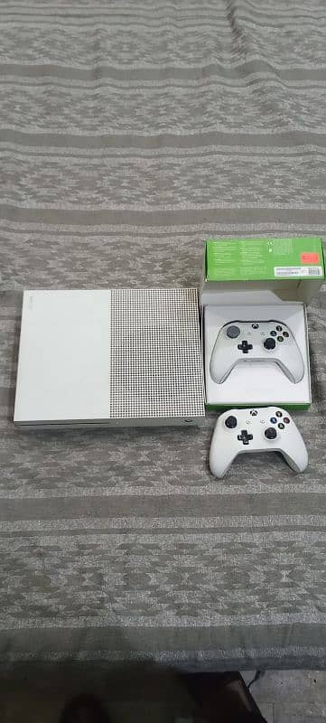 Xbox One S 1 TB 14