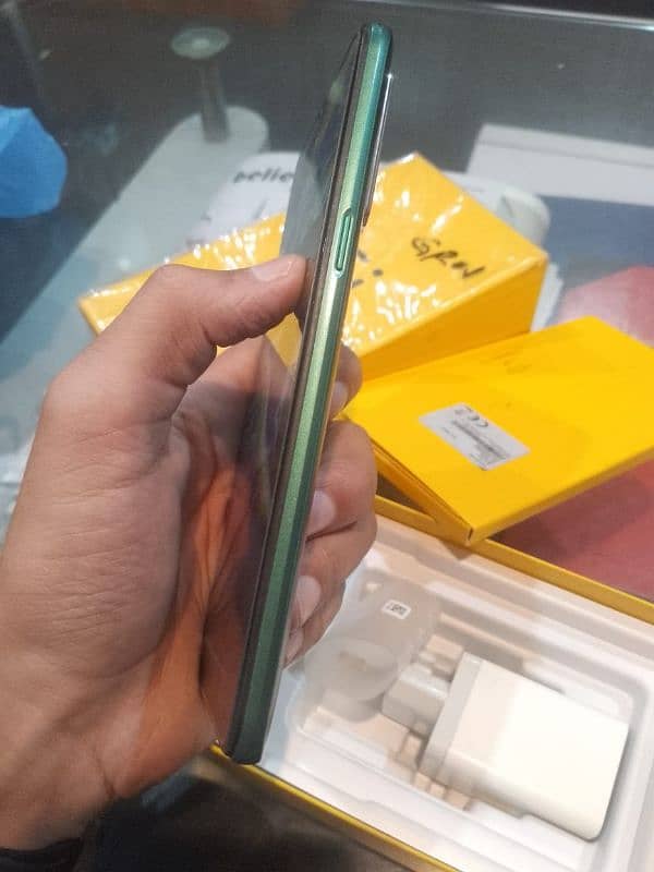 realme 5i 4 64 4