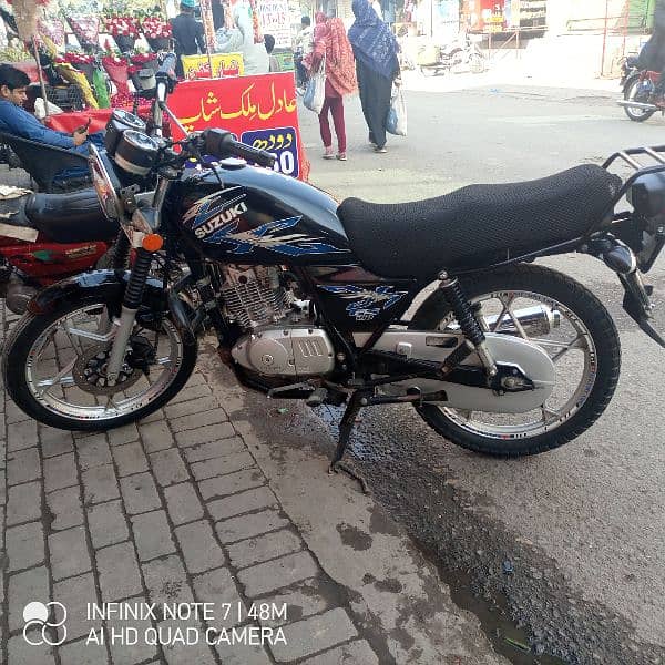 Suzuki GS 150 SE 3