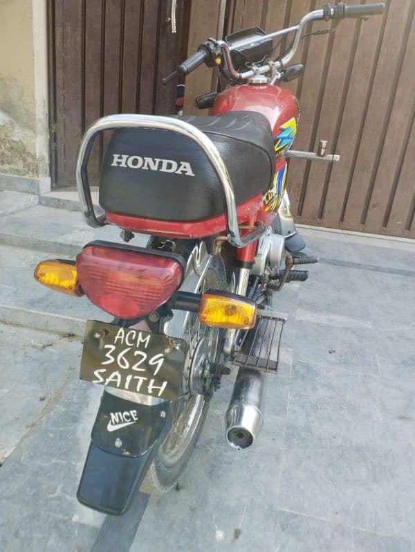 Honda CD 70 2020 3