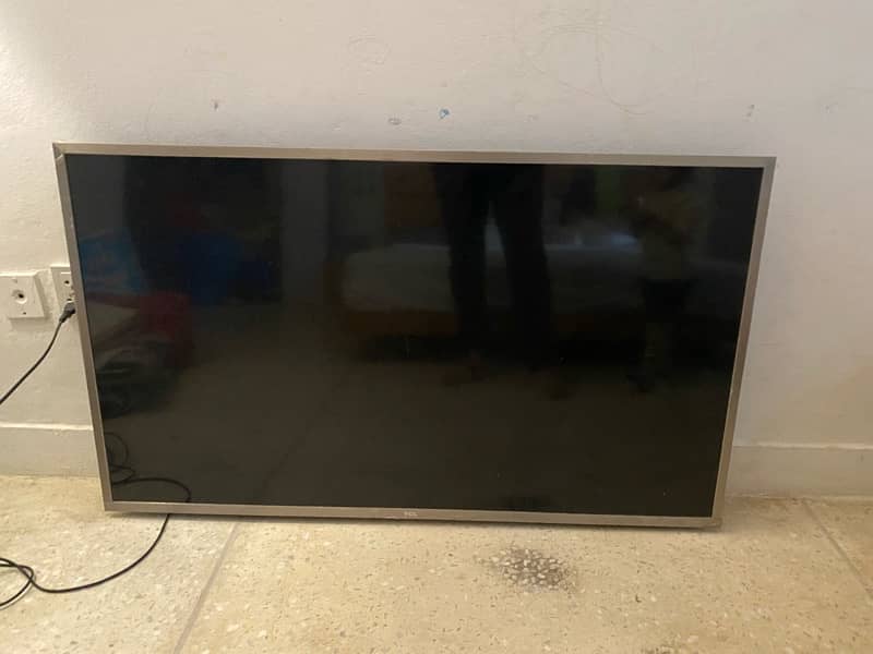 Tcl Lcd 49 inches Model L49P2US 0