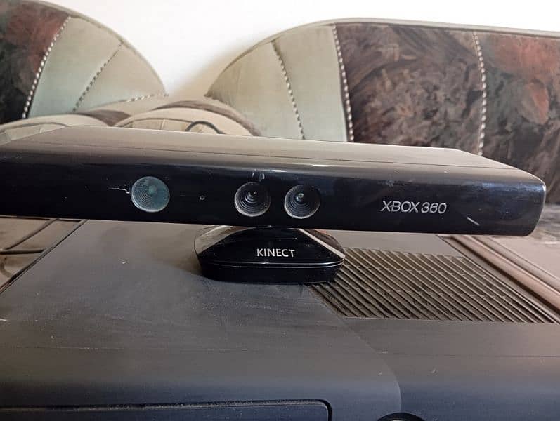 Xbox 360 kinetic 4gb 1