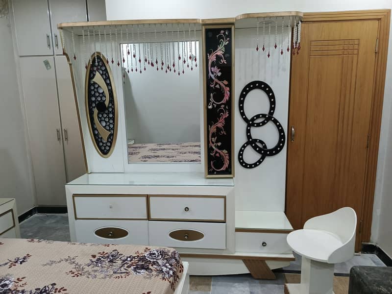 king size Bed. . Side Tables. . Dressing Table. . Whatsapp. . 03126944314 1