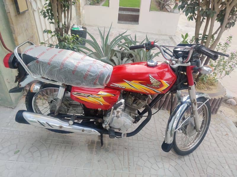 Honda 125 model 2021 Karachi number contact only call me 1