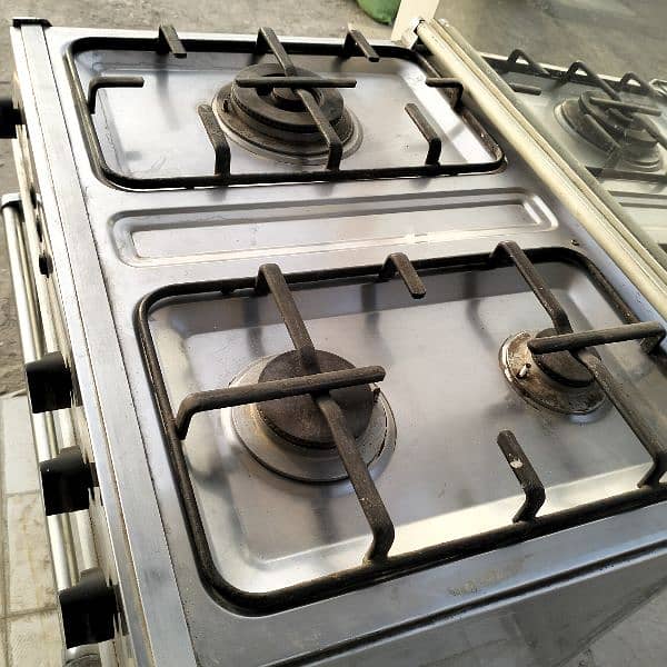 3 in 1  Coking Range with  Oven 8/10 Condition  with Glass Lid 1