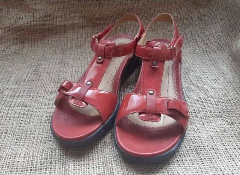 Imported structured Clarks Sandal in very Good condition 0