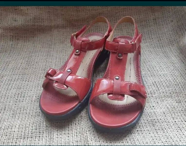 Imported structured Clarks Sandal in very Good condition 1