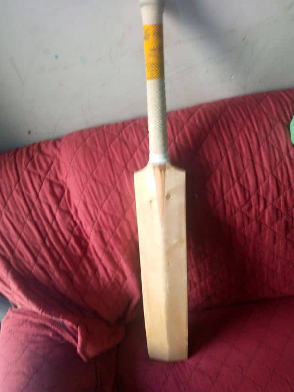 BAT FOR SELL IN NEW CONDITION 4