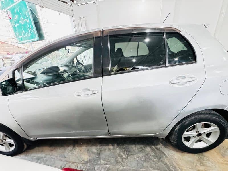 Toyota Vitz 2008/2012 3