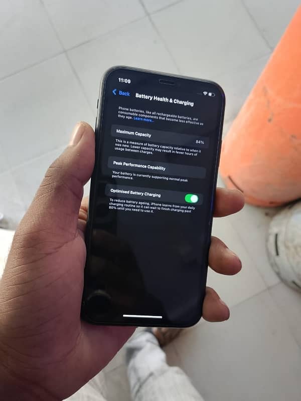 iphone Xr . . exchange possible 1