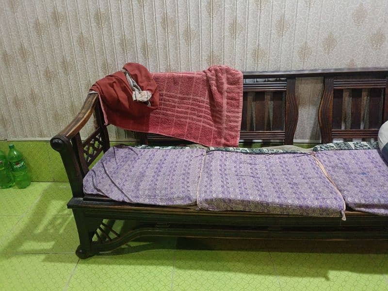 Used condition sofa available 4