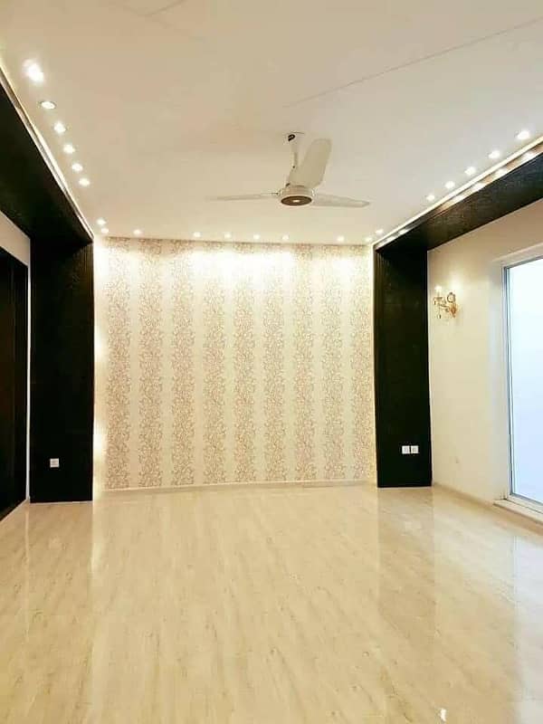 1 Kanal Slightly Used Unique Modern Design House For Sale At Prime Location Near To Park In DHA Phase 5 Lahore 6