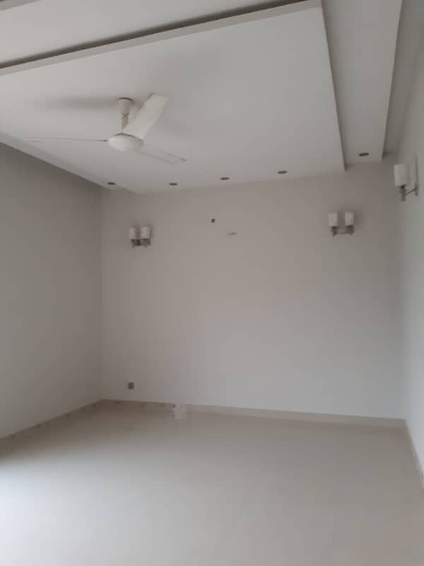 1 Kanal Slightly Used Unique Modern Design House For Sale At Prime Location Near To Park In DHA Phase 5 Lahore 23