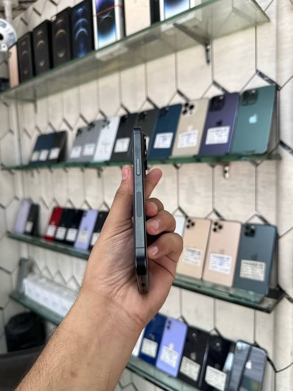 I phone 15 pro 128gb jv non PTA 3