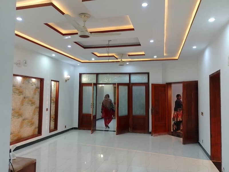 10 Marla Like a New Upper Portion Is Available For Rent In Chambelli Block Bahria Town Lahore 2