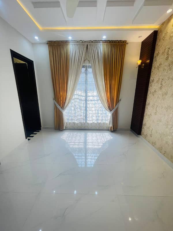 10 Marla Like A Brand New House Is Available For Rent In Jasmine Block Bahria Town Lahore 0