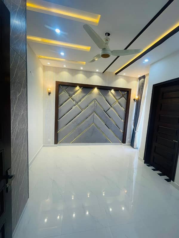 10 Marla Like A Brand New House Is Available For Rent In Jasmine Block Bahria Town Lahore 10