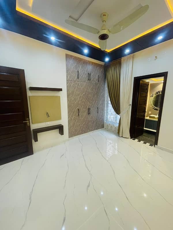 10 Marla Like A Brand New House Is Available For Rent In Jasmine Block Bahria Town Lahore 21