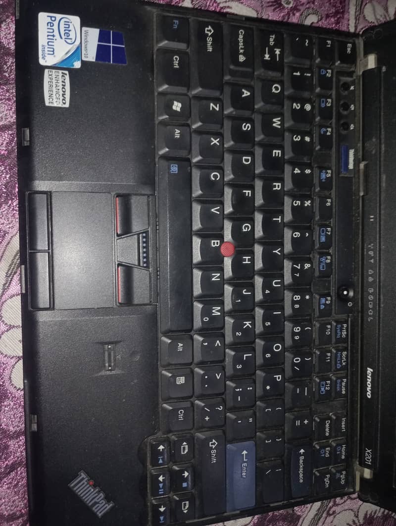 Lenovo ThinkPad X201 good condition best for online work 1