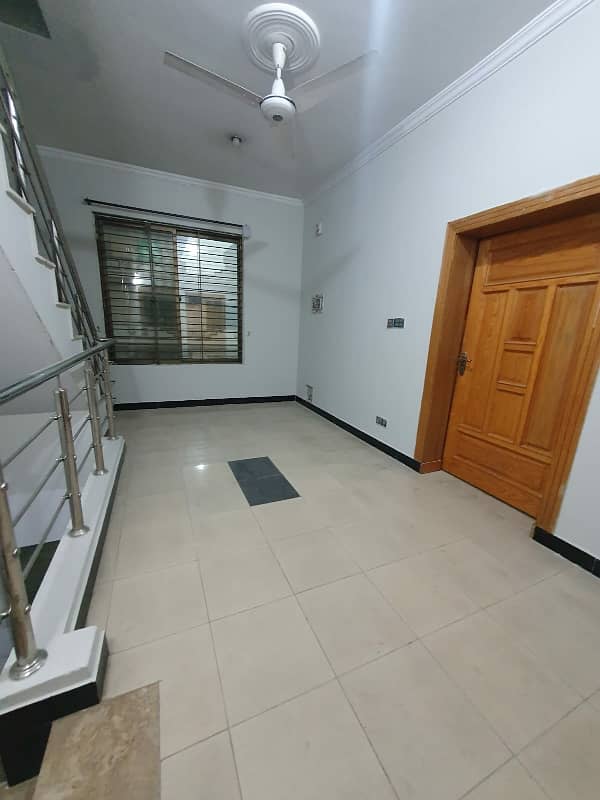 10 Marla Upper Portion for rent in G-13 3