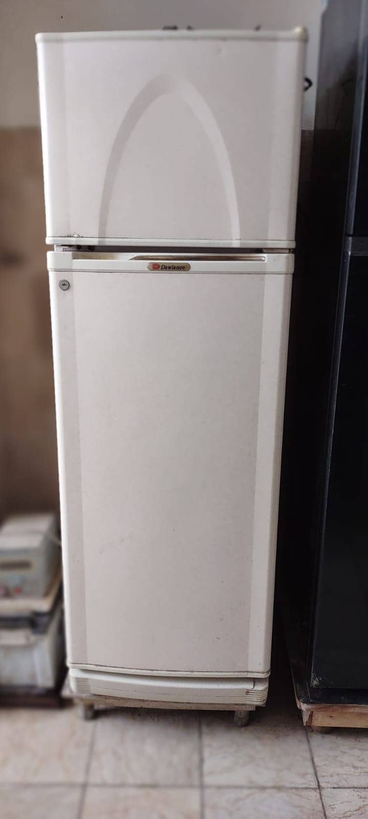 Dawlance medium size fridge 1