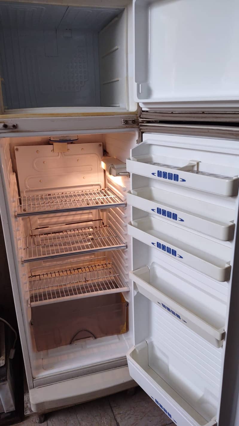 Dawlance medium size fridge 2