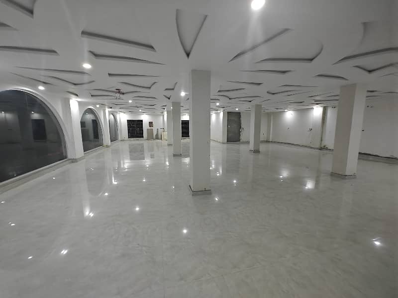 4200SQFT BRAND NEW HALL WITH LIFT FOR RENT 7