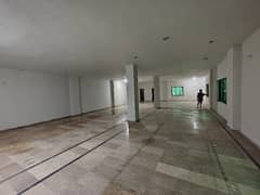 1 KANAL COMMERCIAL BUILDING FOR RENT