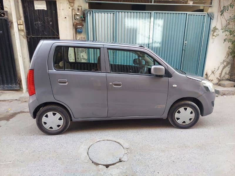 Suzuki Wagon R 2018 model ph no # 03214559792 0