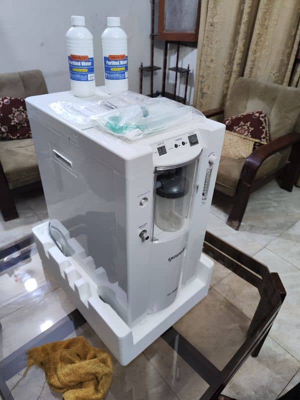 Yuwell 5 Litre Oxygen Concentrator 7F-5BW 6