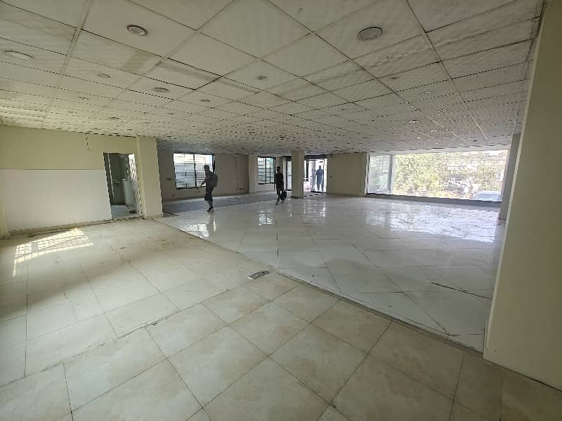 Gorgeous 3000 Square Feet Office For Rent Available In Johar Town 7