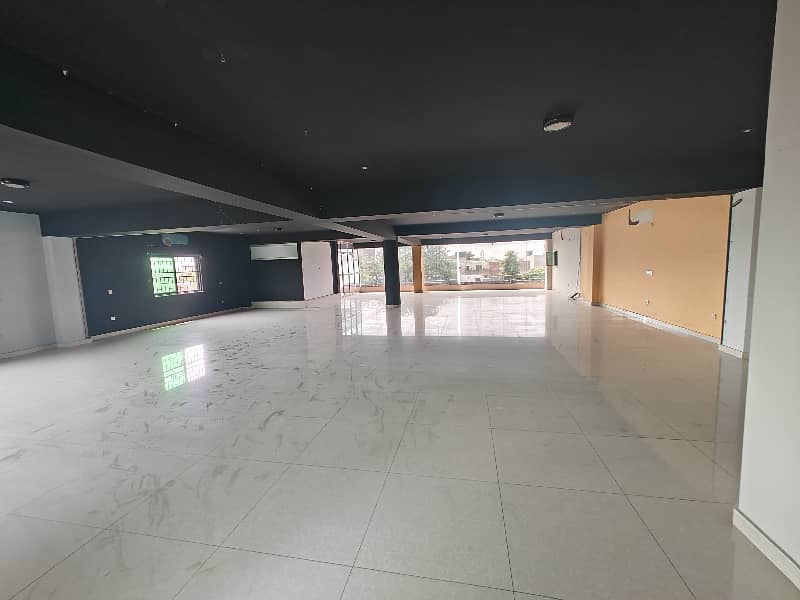 Gorgeous 3000 Square Feet Office For Rent Available In Johar Town 12