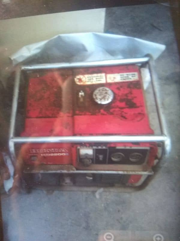 Honda  generator 2.5 kva argent sale 1