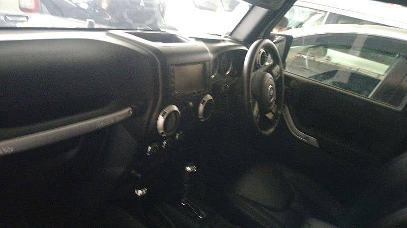 jeep Wrangler sports 3600 cc 3 door 2