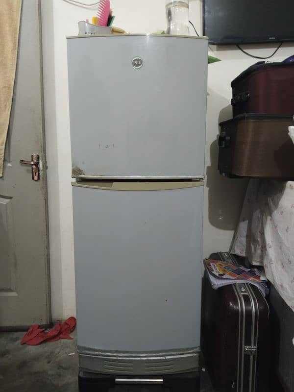 PEL Medium Size Fridge 0