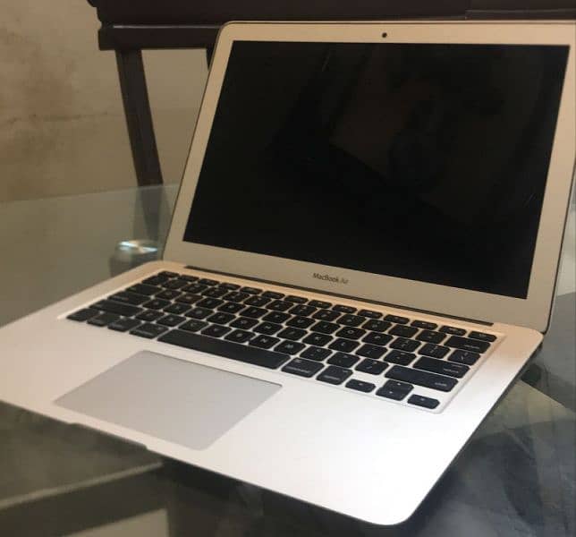 MacBook Air 13 inch 2015 0