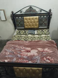 Queen size Bed / furniture / Bed