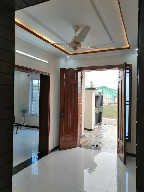 Size 25x40 Brand New Double Store Luxury House For Sale IN G-13 Income Rent 1.10 k 21