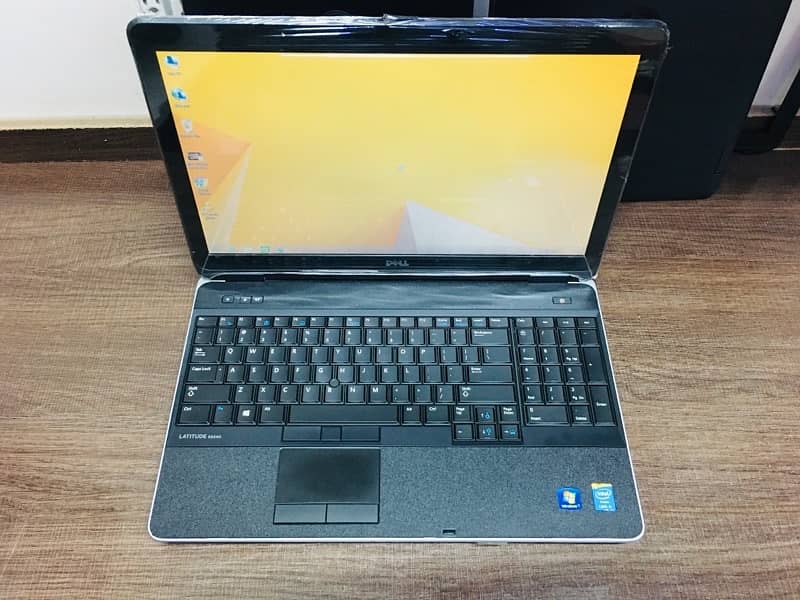 Dell latitude E6540 0