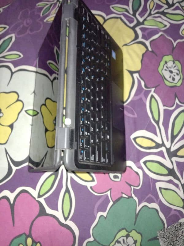 Dell latitude 3189 for sale 1