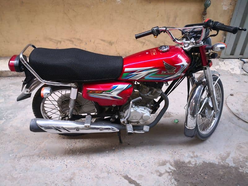 Honda 125 Red colour 2023 model 4