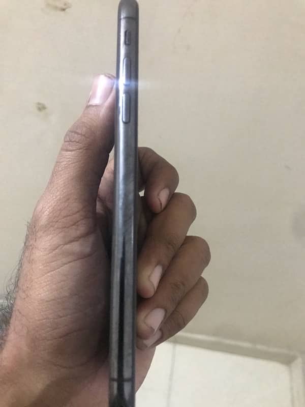 iPhone X 64gb Non PTA 10/10 condition 3